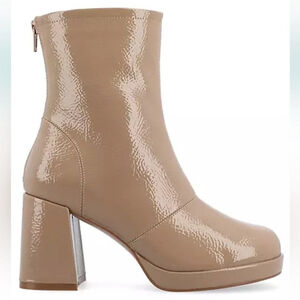 Journee Collection Sz 7 Aylani Women's Crinkled Vegan Tan Patent Leather New